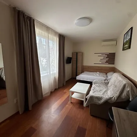 Modern 3*